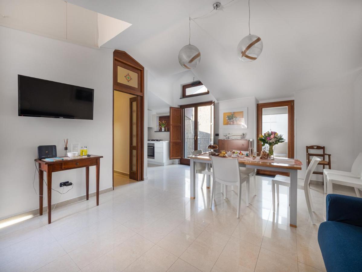 Il Tulipano - Appartamento Al Centro Di Vico Equense Exterior foto
