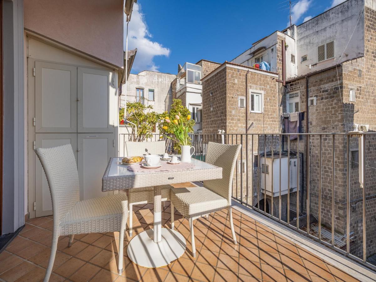 Il Tulipano - Appartamento Al Centro Di Vico Equense Exterior foto