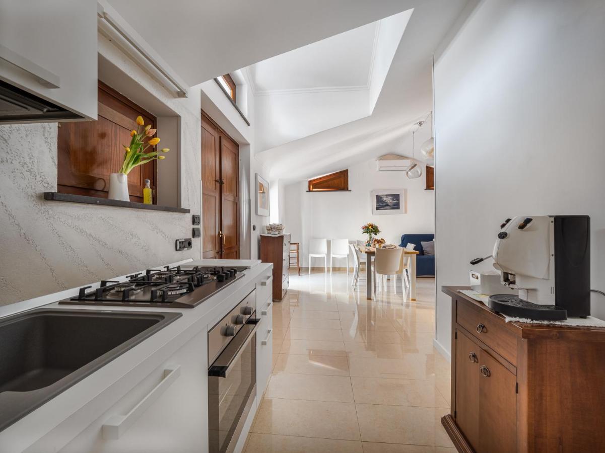Il Tulipano - Appartamento Al Centro Di Vico Equense Exterior foto