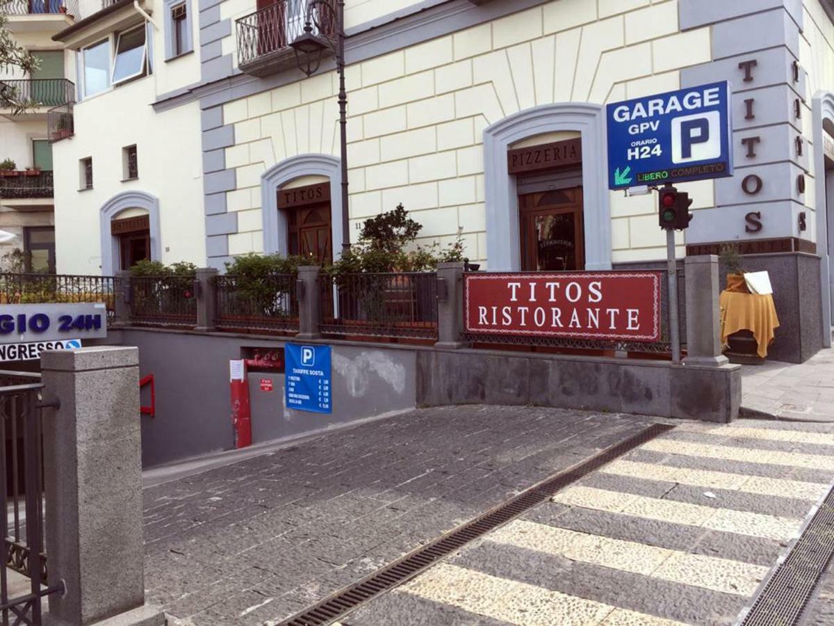 Il Tulipano - Appartamento Al Centro Di Vico Equense Exterior foto